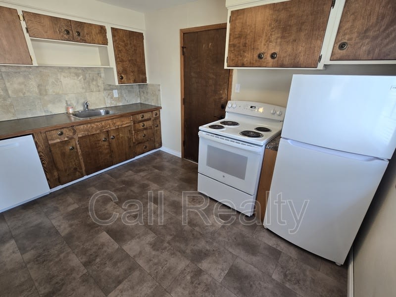 5227 N Crestline St. – photo 5