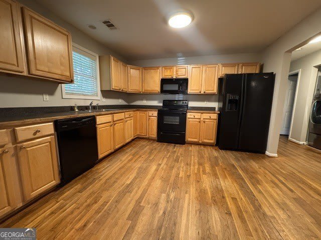 1142 Windsor Street SW – photo 2