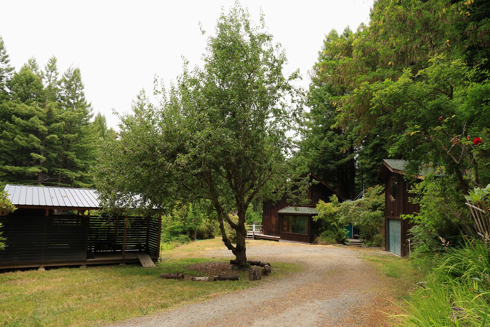 Unique Cabin in the Forest – photo 2