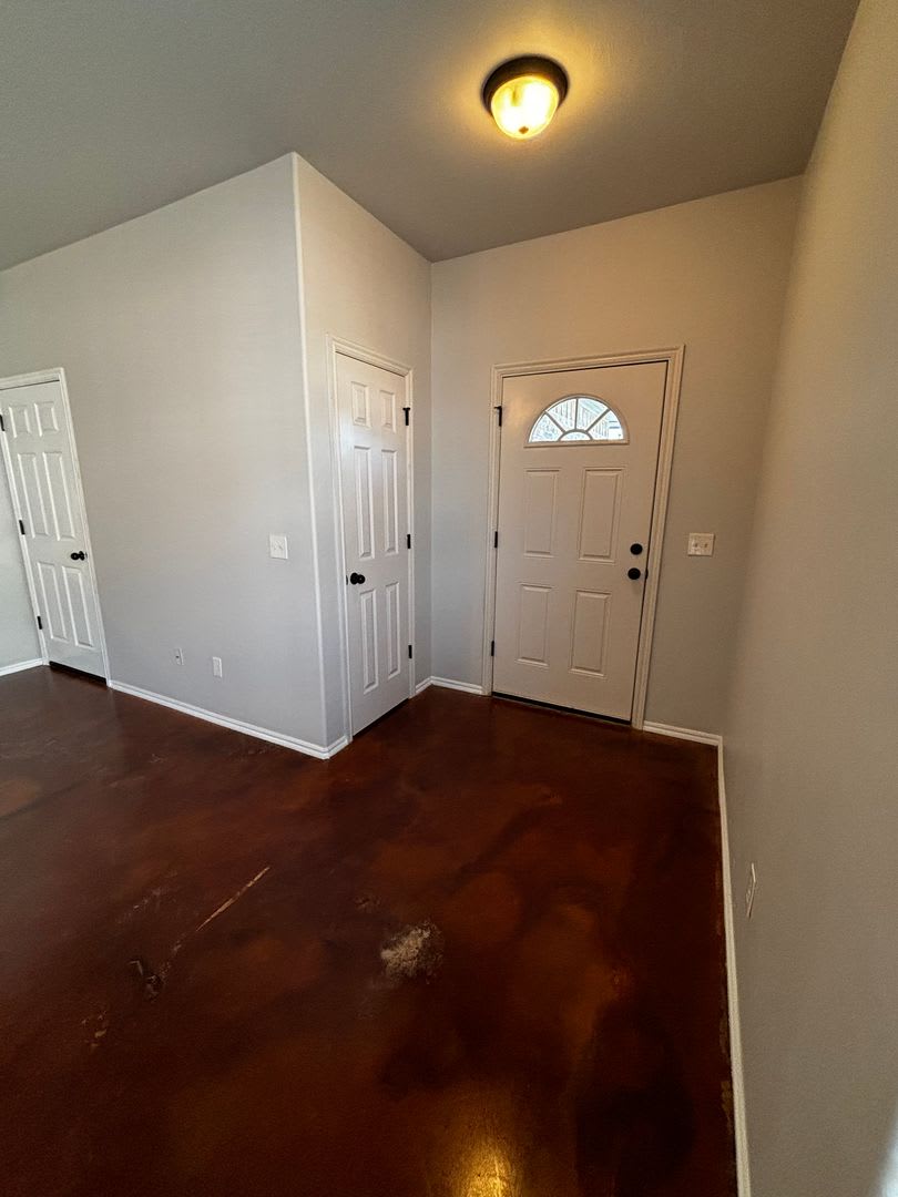 3 br 2 ba duplex with 2 car garage! – photo 3