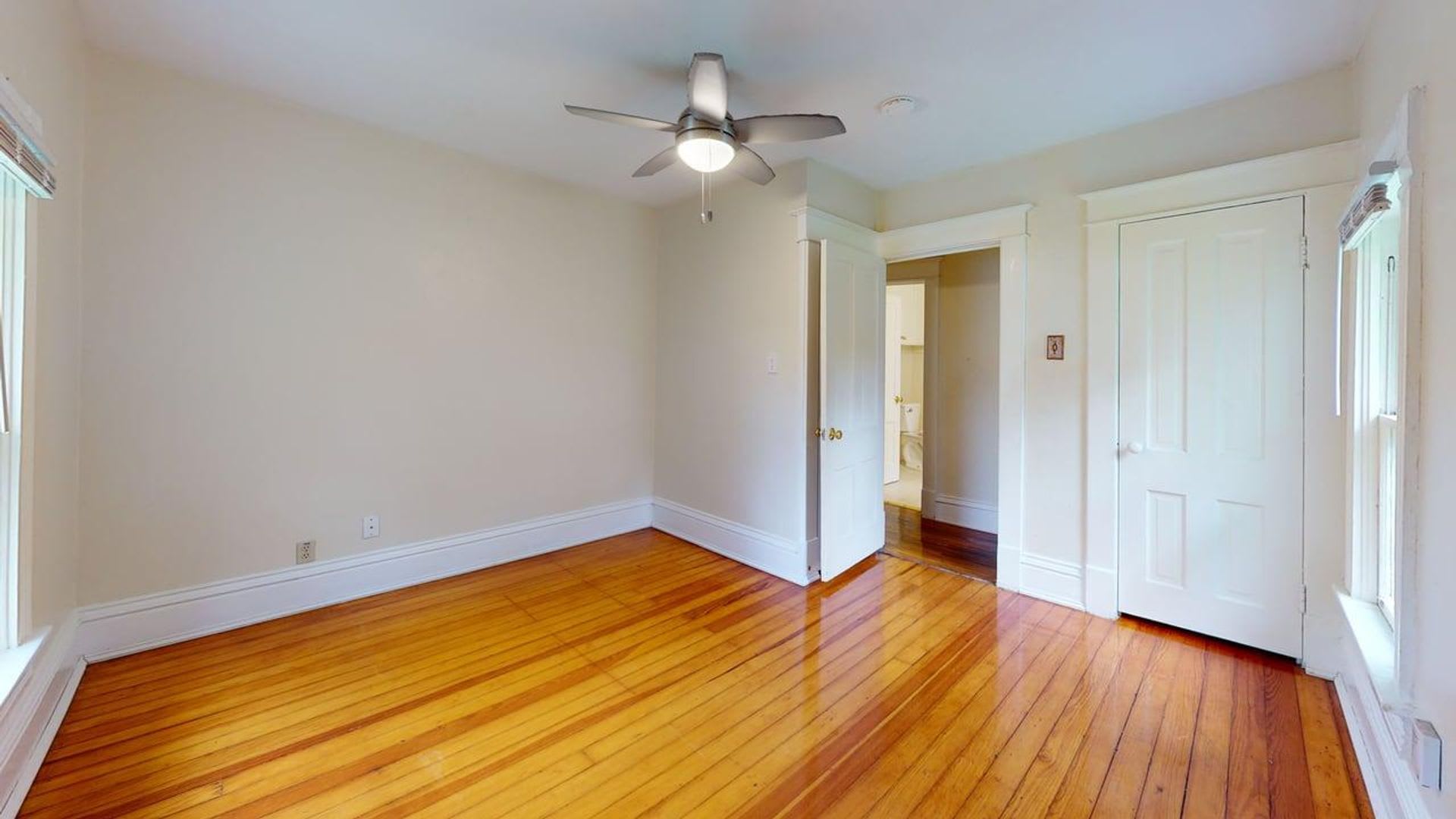 Cute, Clean, Convenient 2 Bedroom Unit in Downtown Ames – photo 5