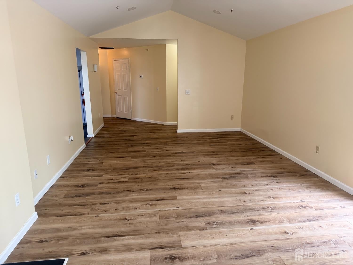 343 Ventnor Court – photo 4