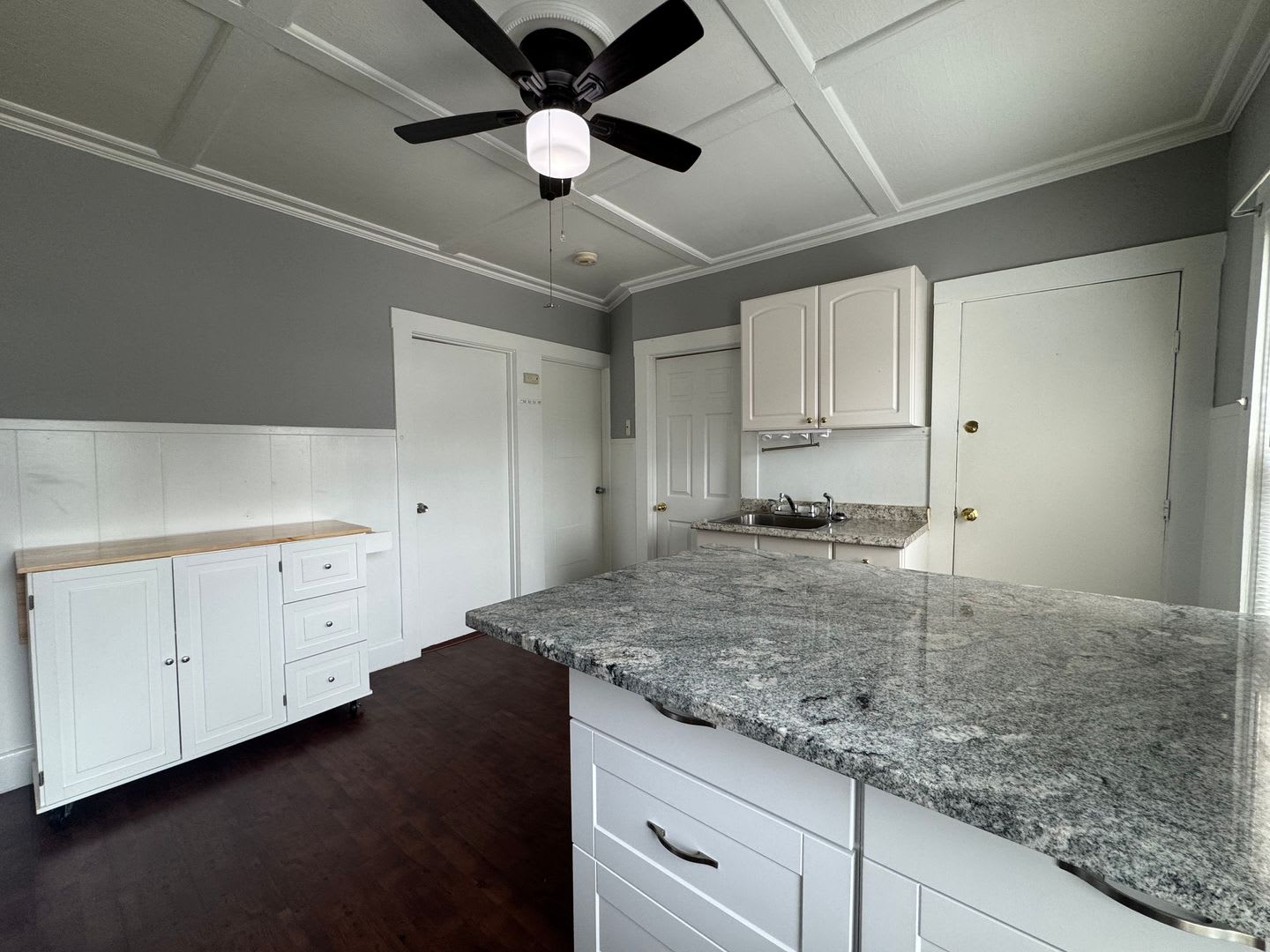 Updated Haverhill 2 Bedroom W/Yard – photo 3