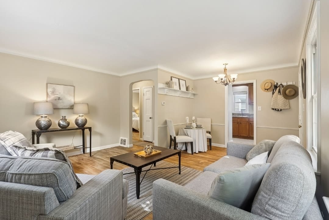 446 Huntmere Drive – photo 2