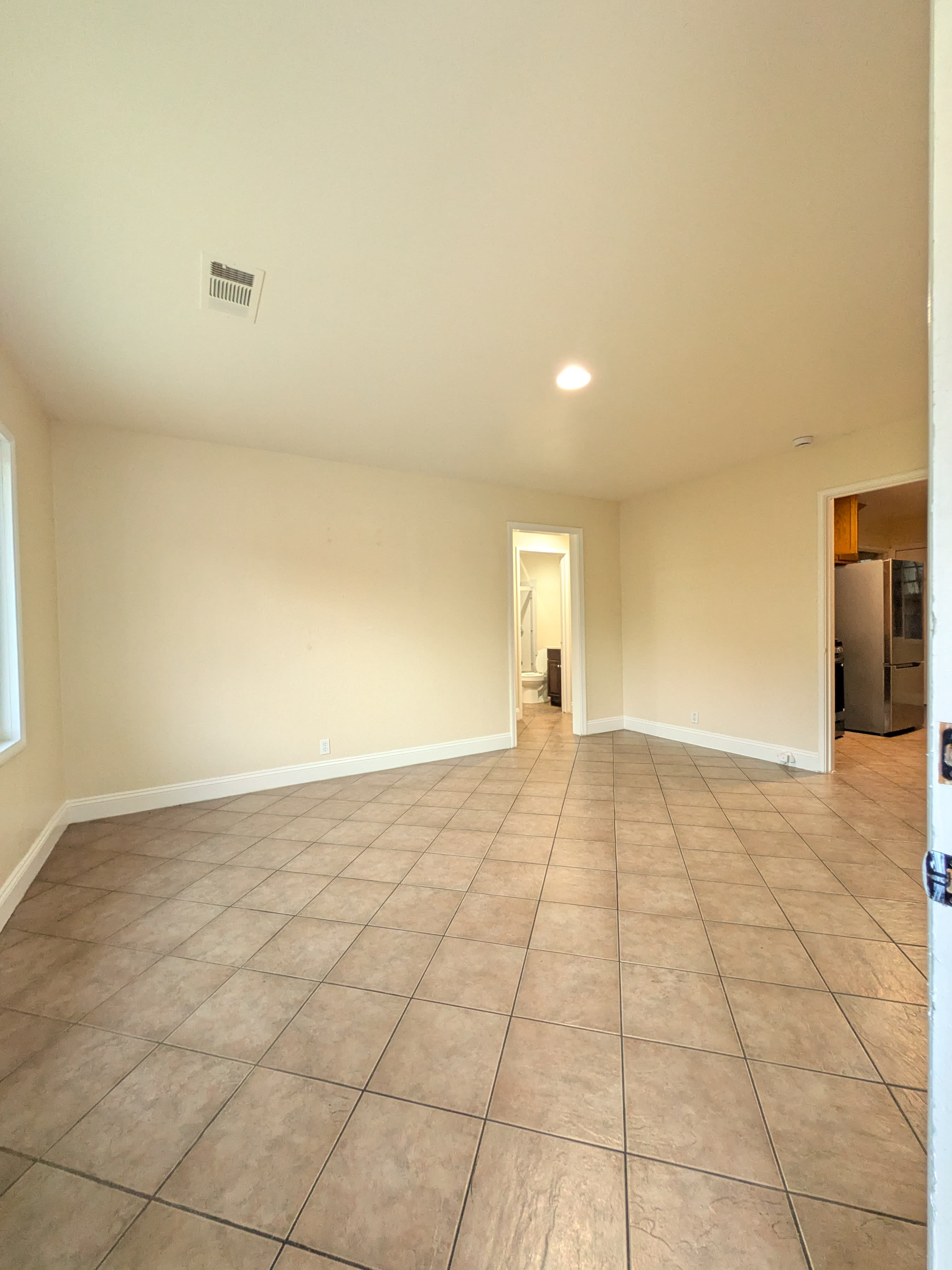 1095 N 4th St Unit 2 – photo 3