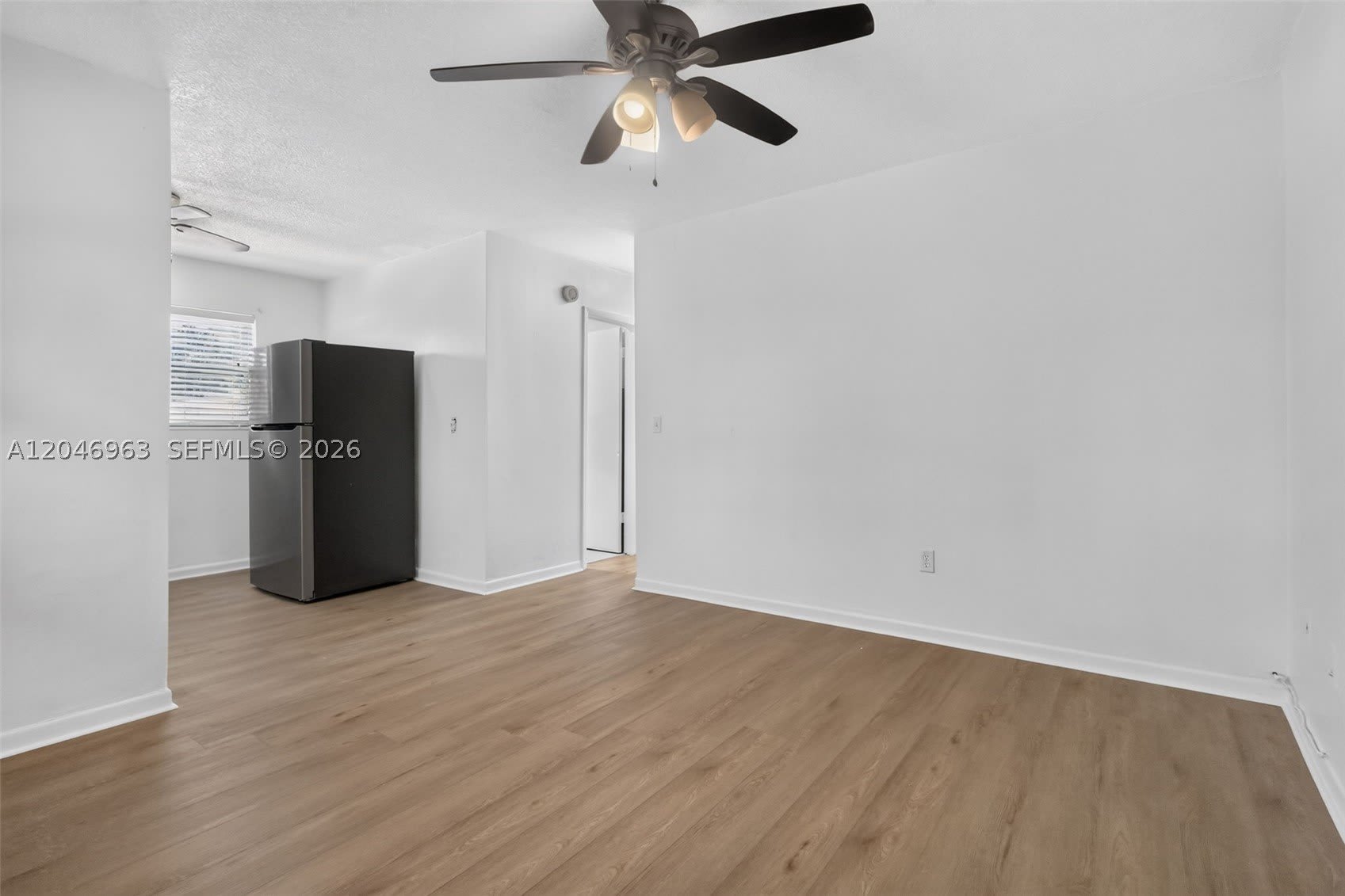 458 SW 9th St – photo 3