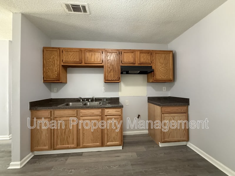 3544 Hicky St – photo 3