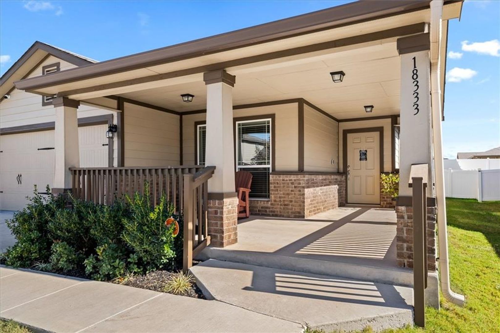 3 Bedroom, 2 Bath, Single Story Home in Highland Park – photo 4