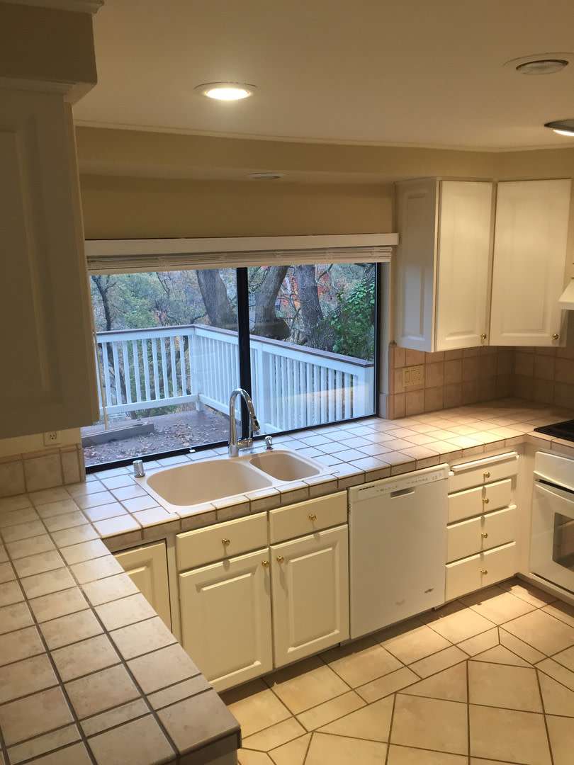 Gorgeous American River Canyon South home on cul-de-sac backing to Hinkle Creek Nature Area. – photo 2