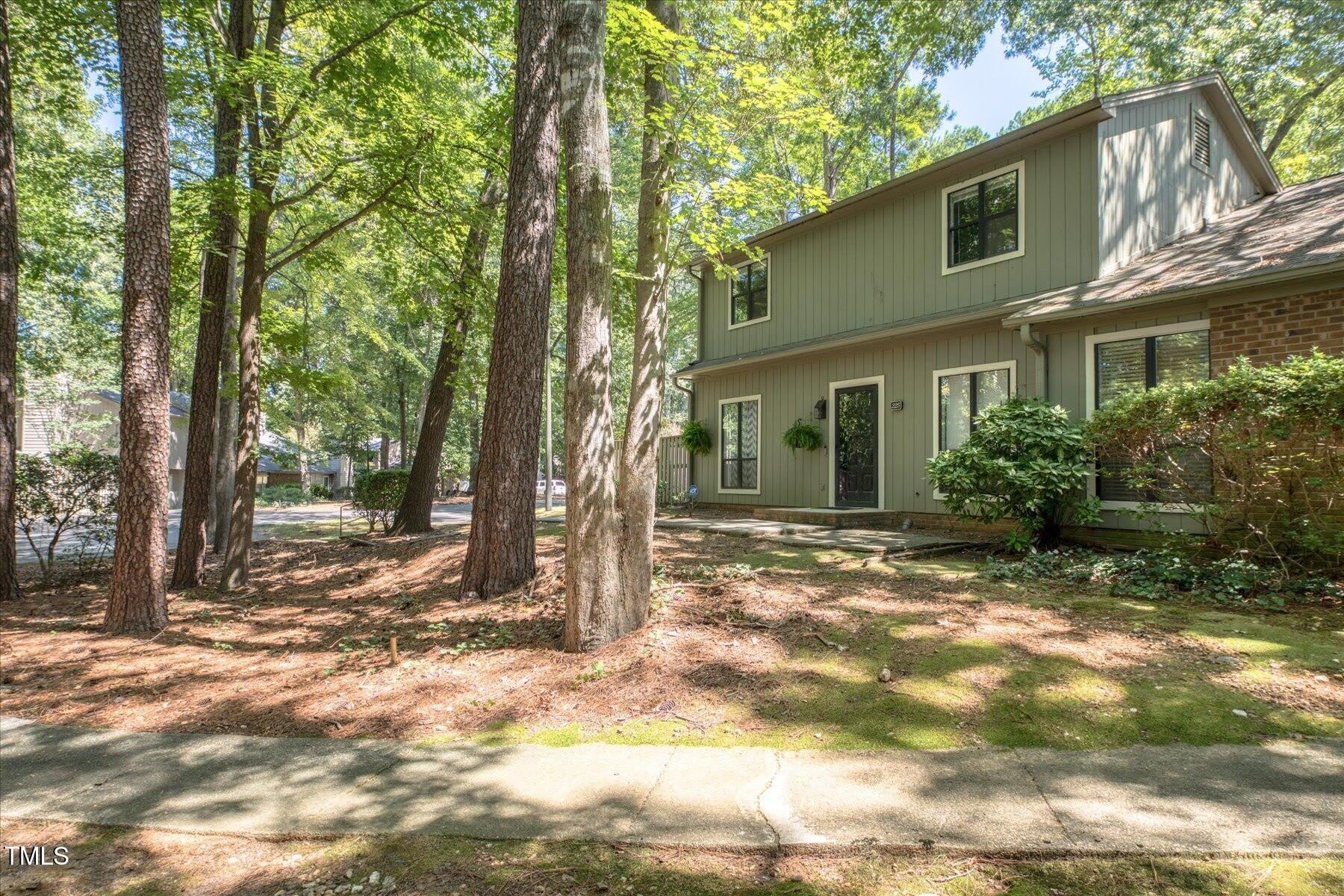 225 Twin Oaks Place – photo 2