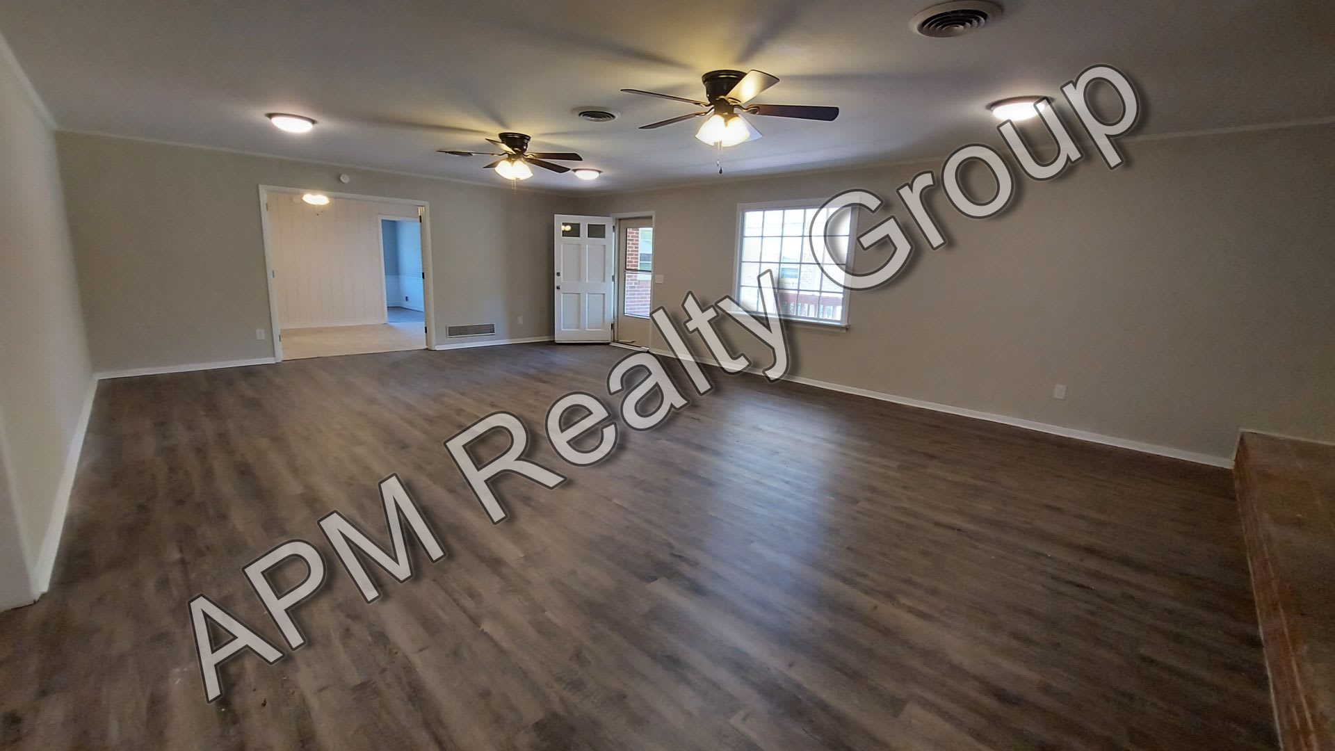 Renovated Three Bedroom House – photo 3