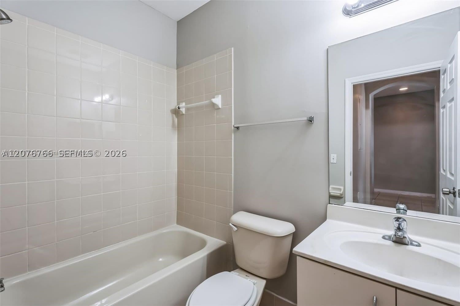 4240 NE 9th St – photo 2