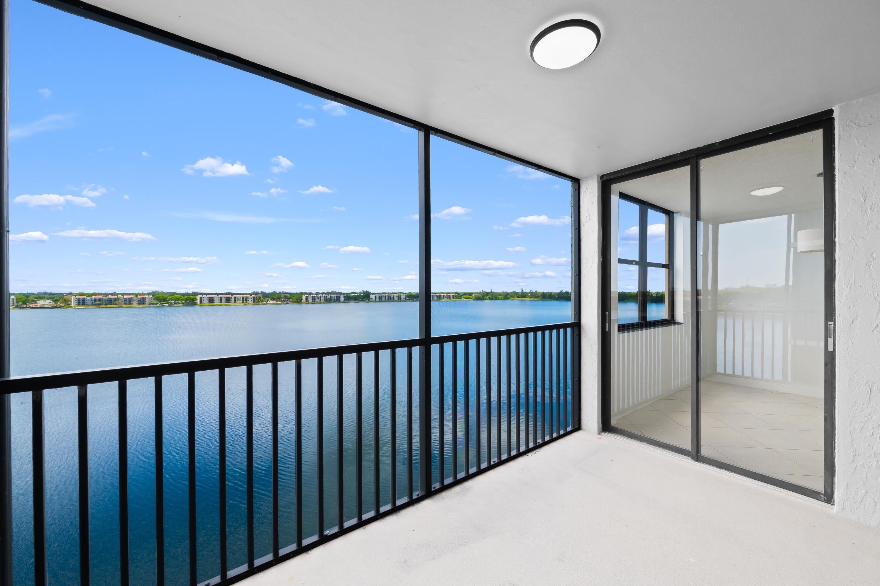 105 Lake Emerald Drive – photo 3