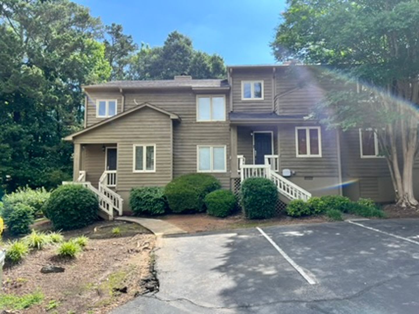 Rose Hill, 811 – photo 1
