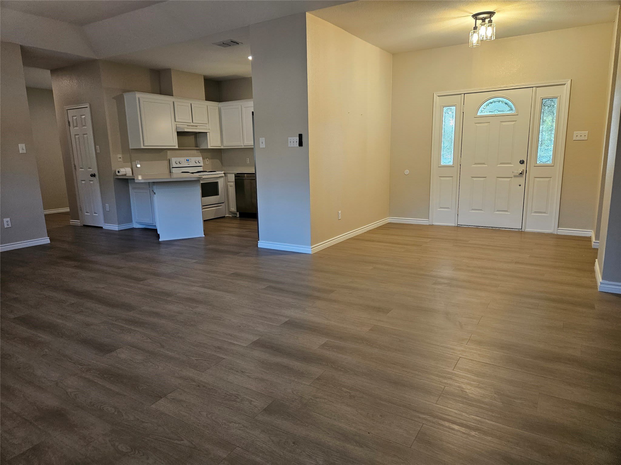 204 W Rentz Street – photo 2