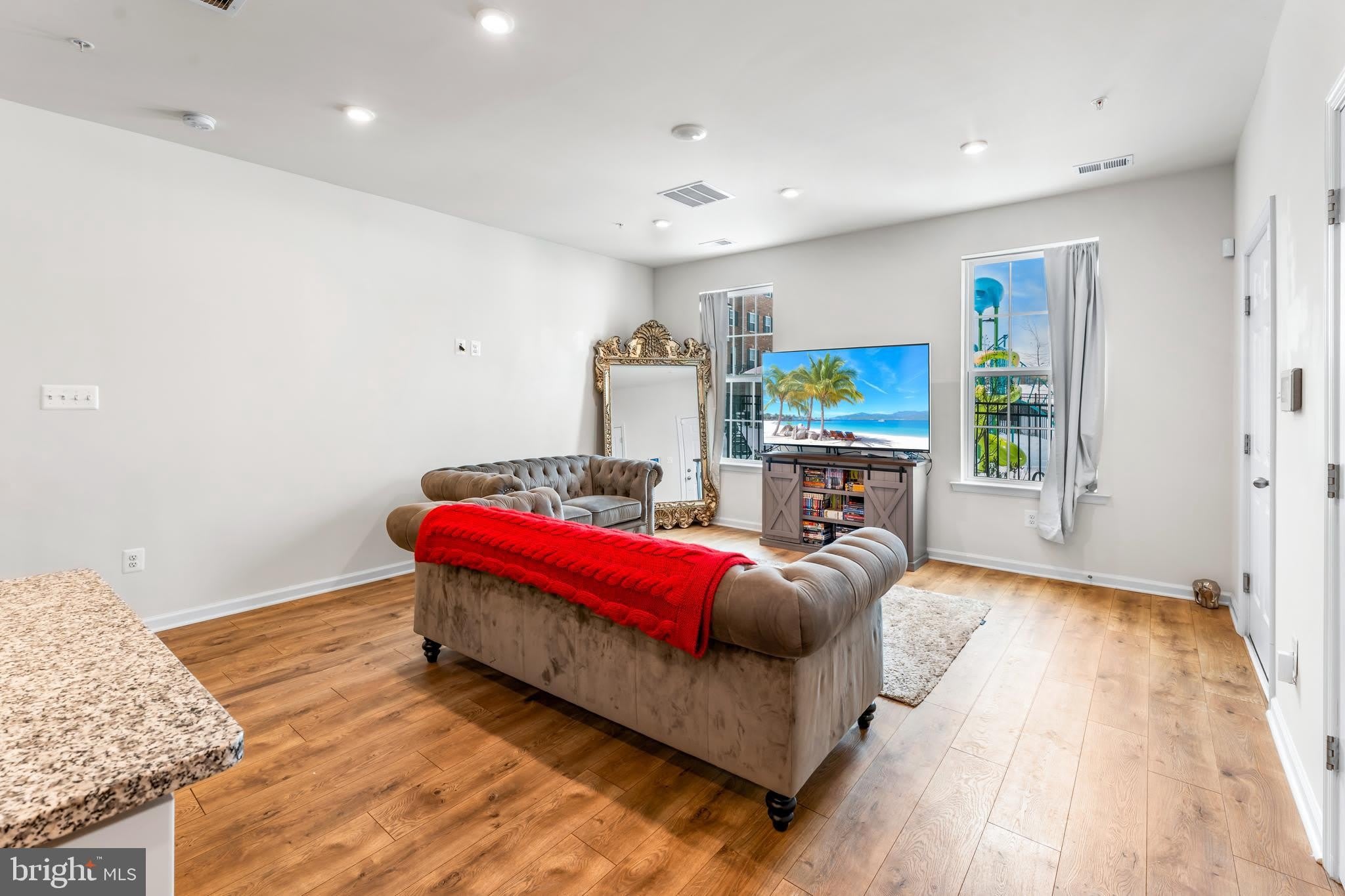 4520 Reaney Ln – photo 5
