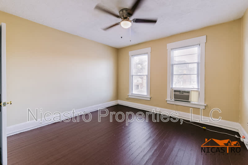 174 E 11th Avenue – photo 5