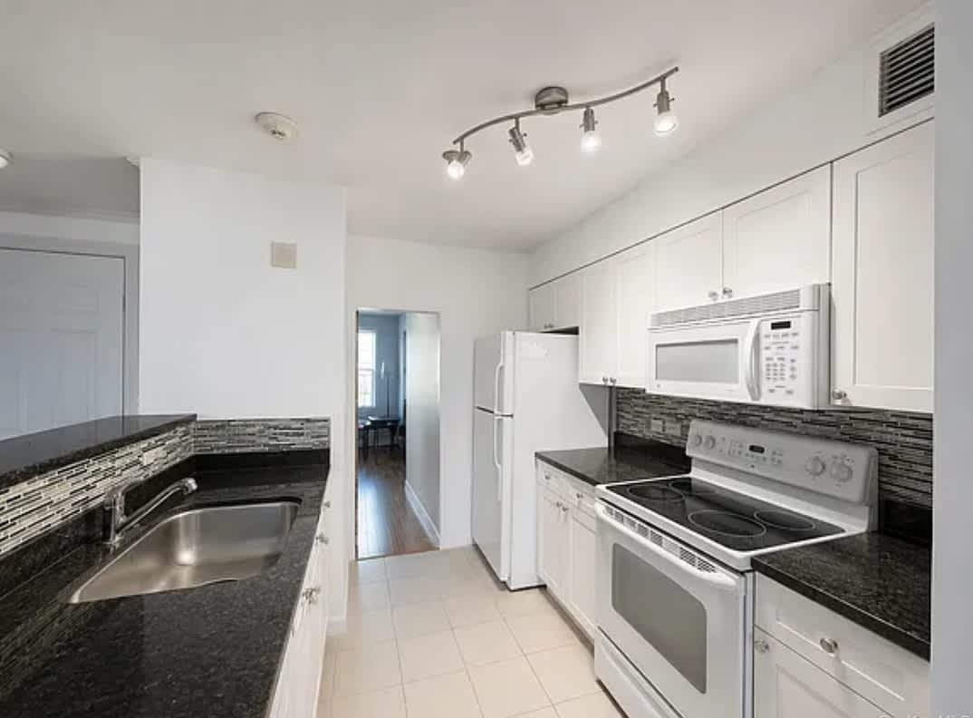 300 Mamaroneck Ave – photo 4