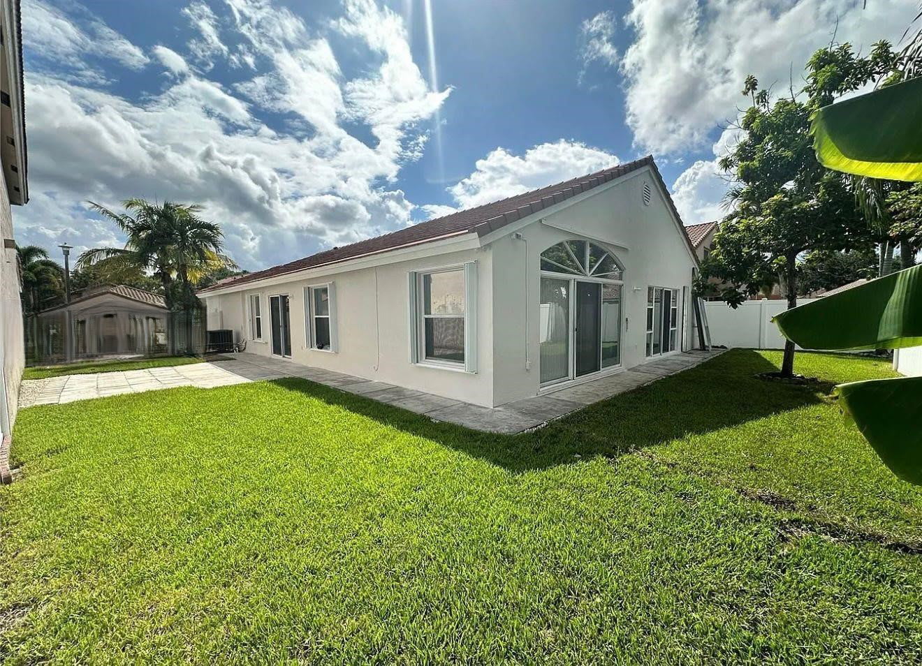 18171 Northwest 18th Street – photo 2