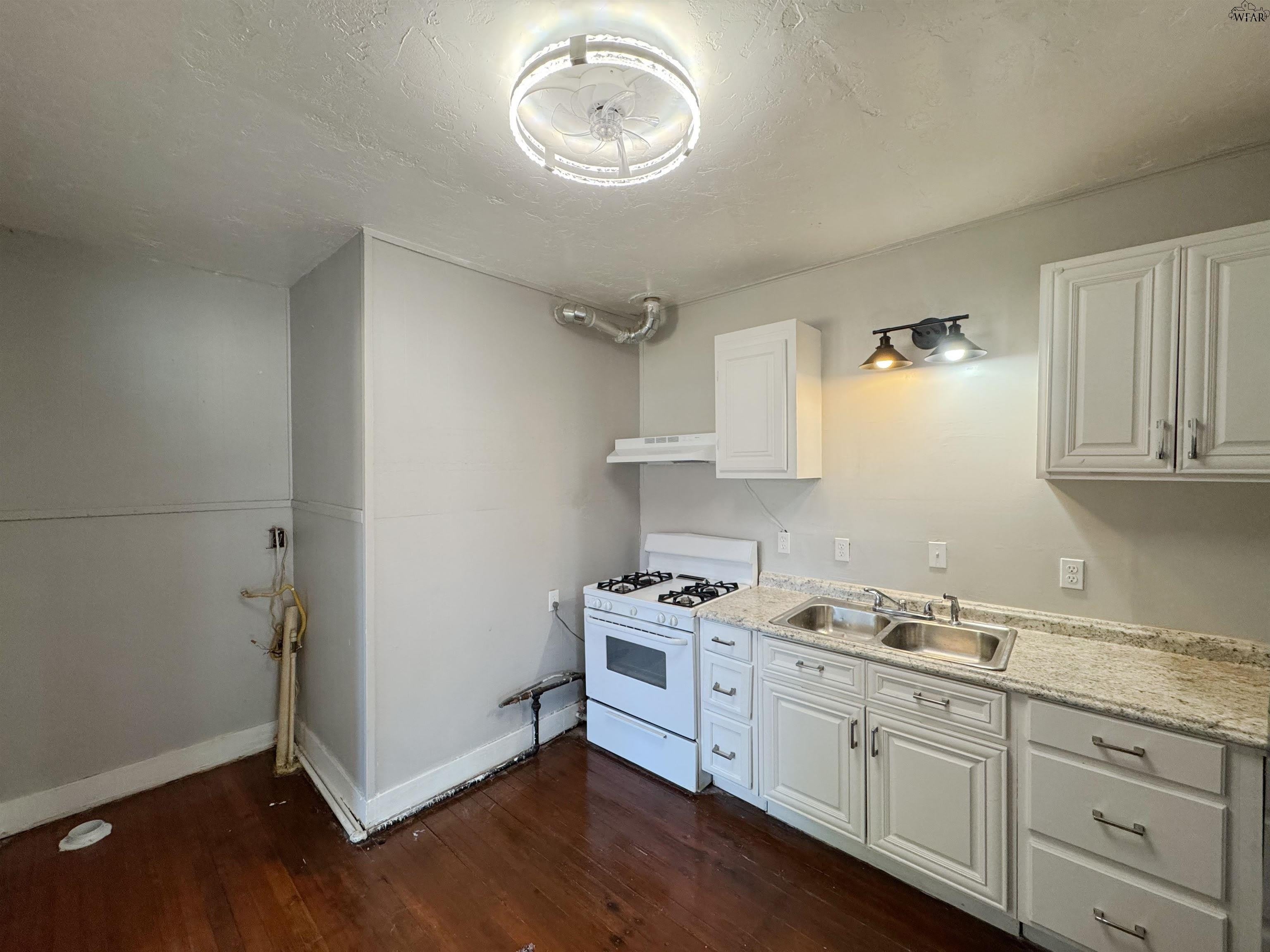 1824 COLLINS AVENUE – photo 5