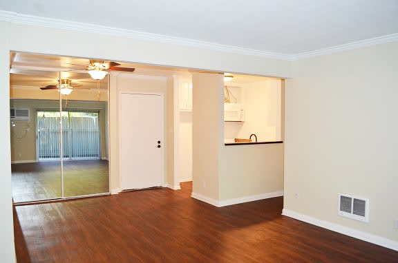 Hillside Village Apartments – photo 5