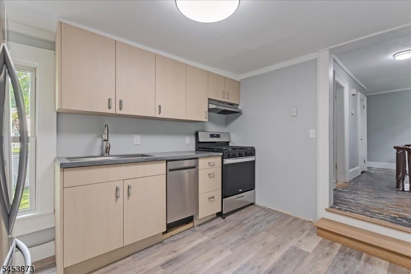 4 Maple St – photo 3