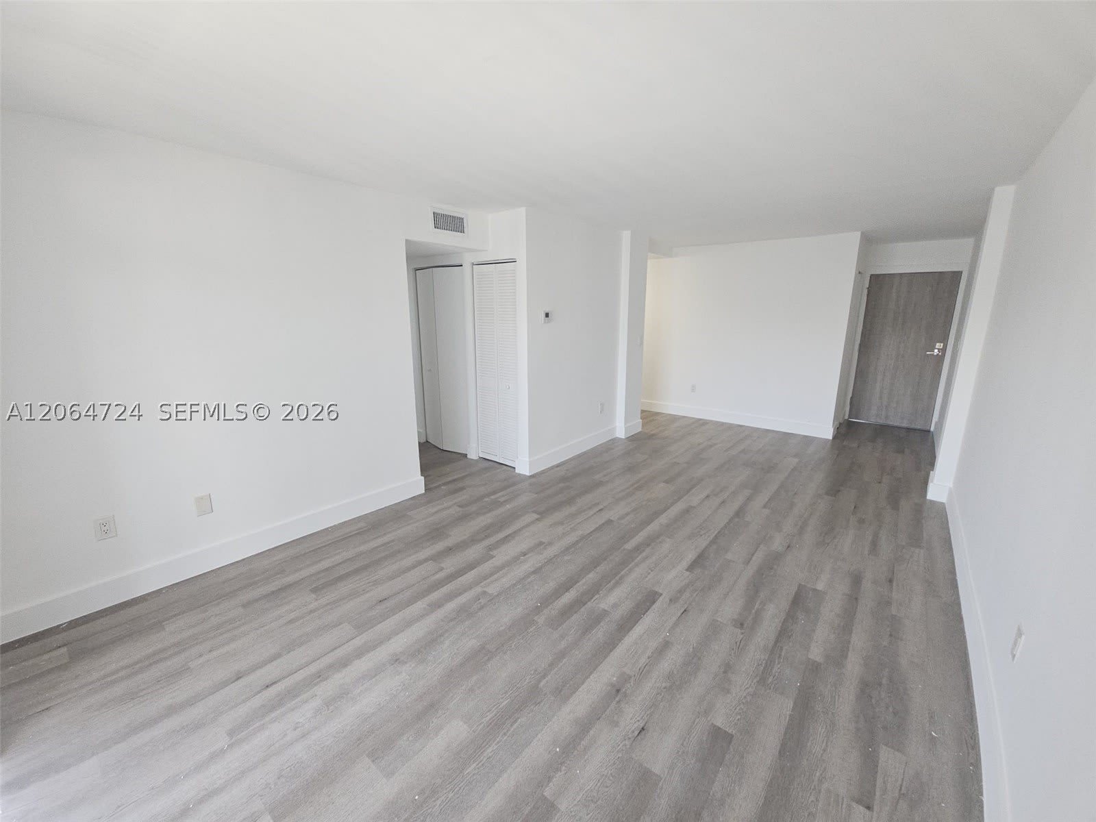 8101 Crespi Blvd – photo 4