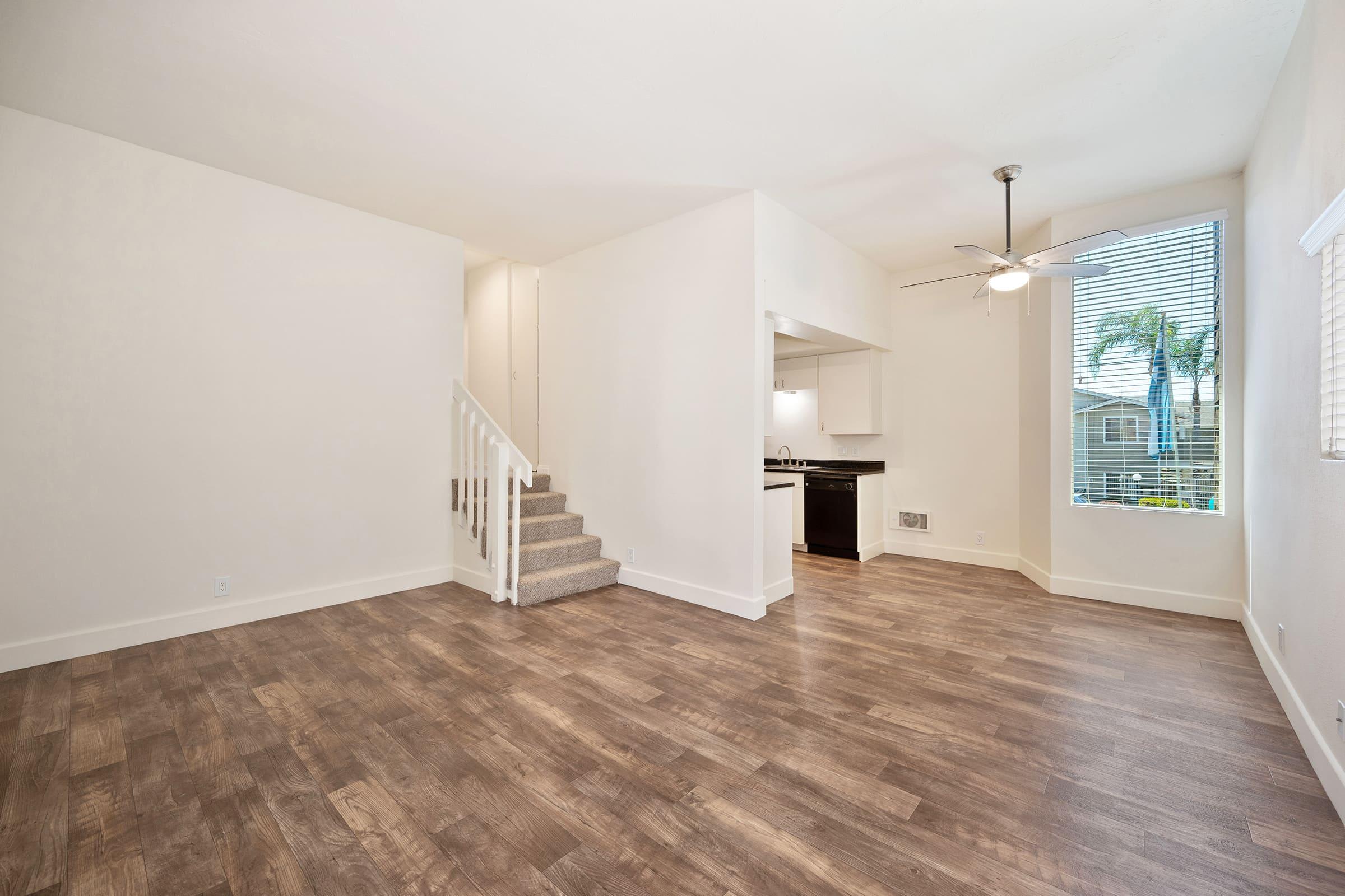 Elan Beachpointe – photo 5