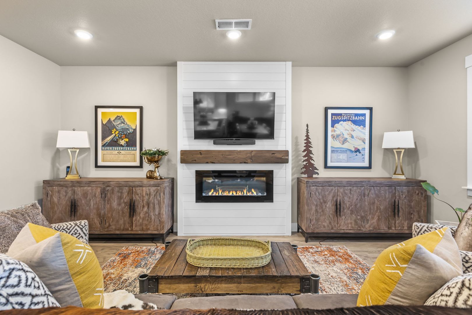 Modern 5 Bedroom Home with Bonus Room – photo 5