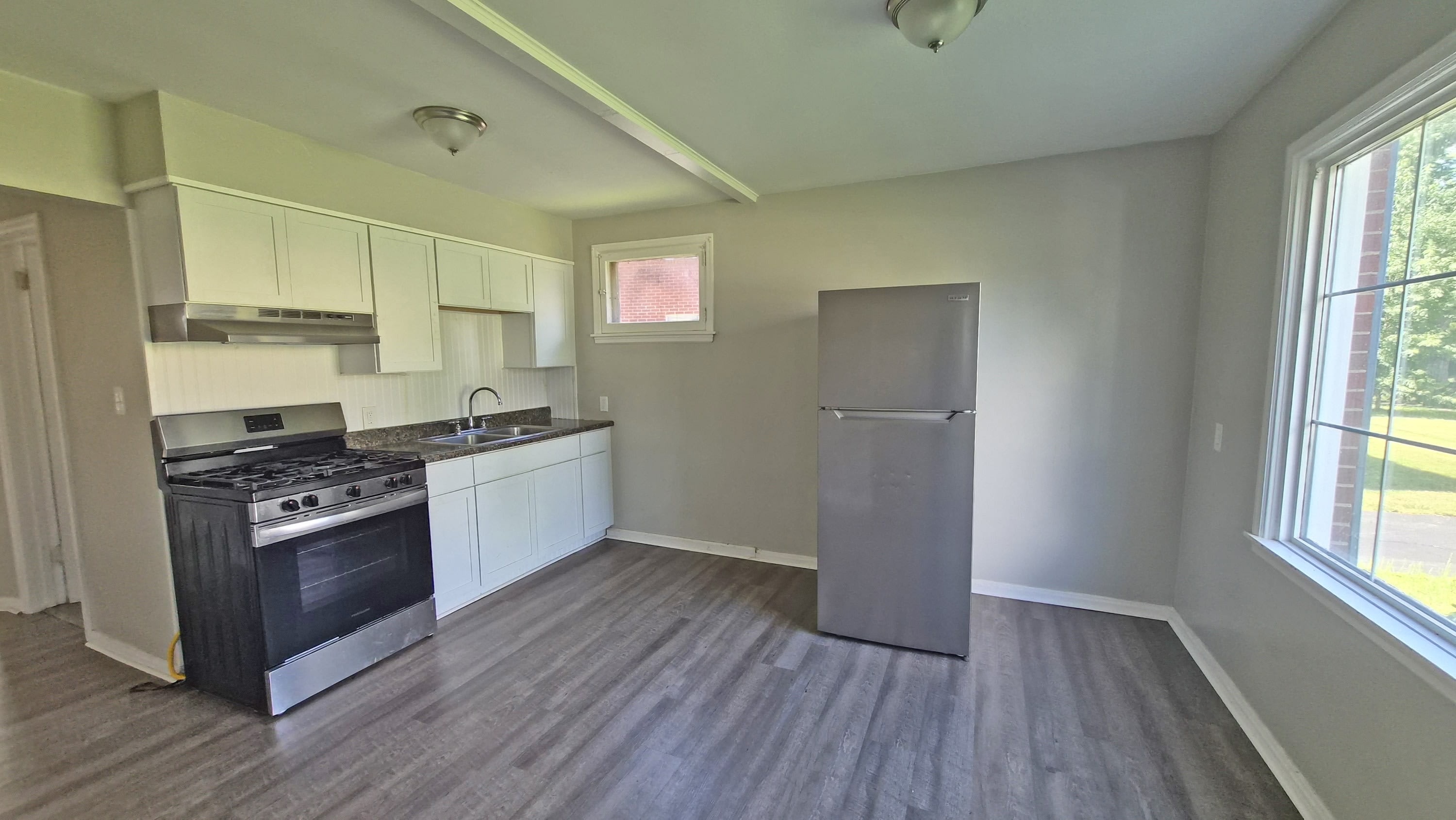 4230 Chester Drive – photo 3