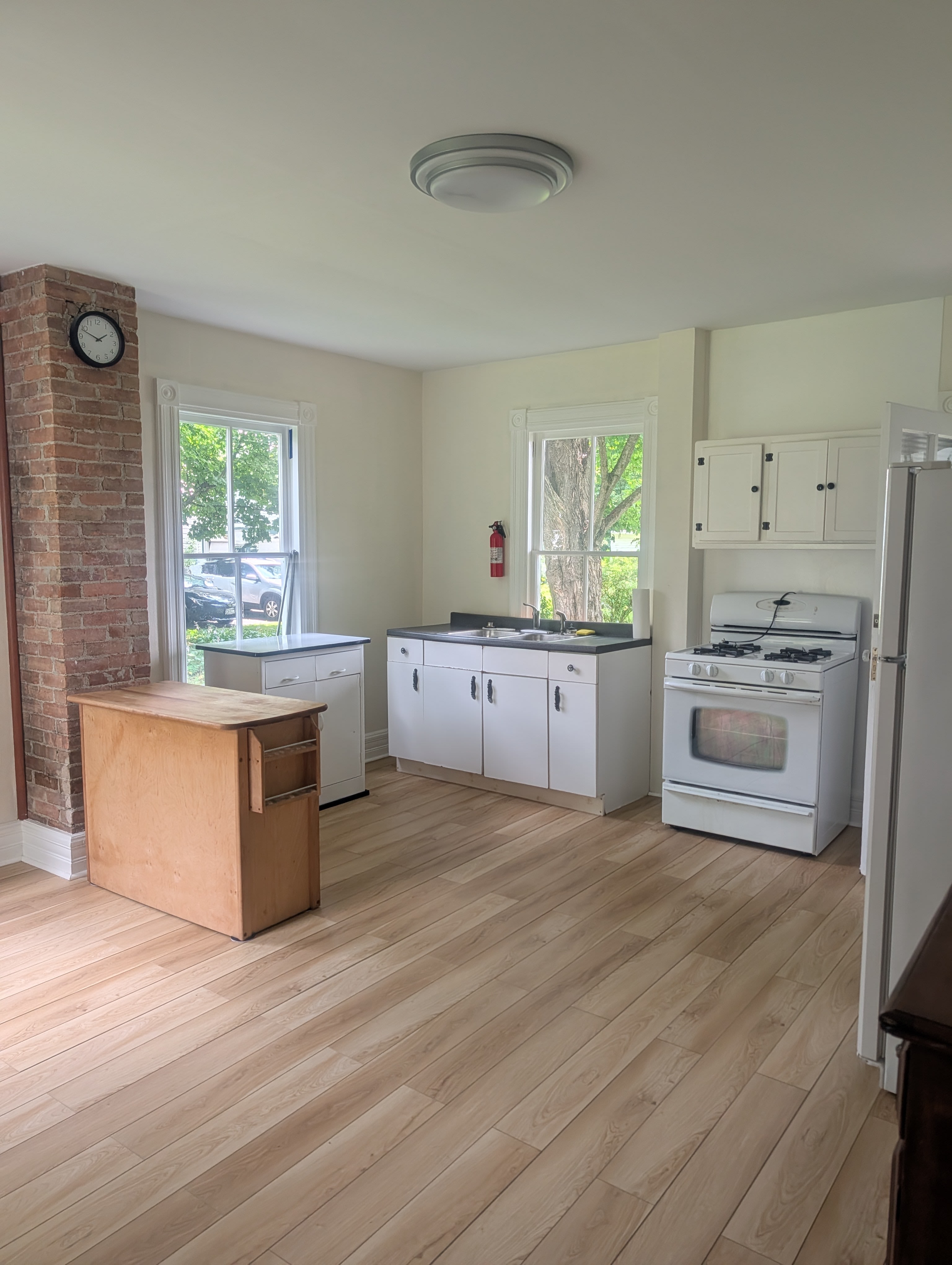 24 Maple Avenue – photo 2