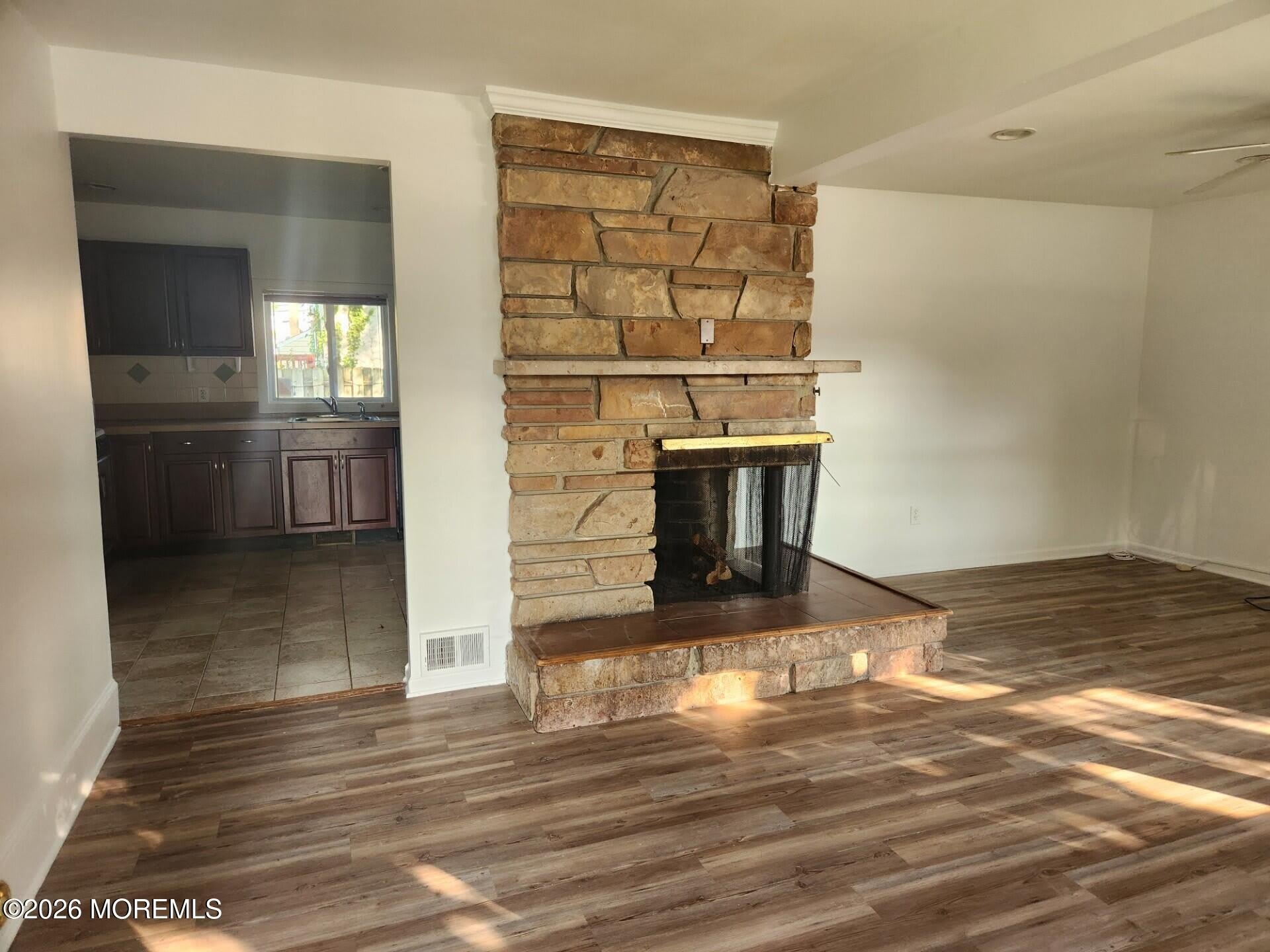 175 W Sylvania Avenue – photo 2