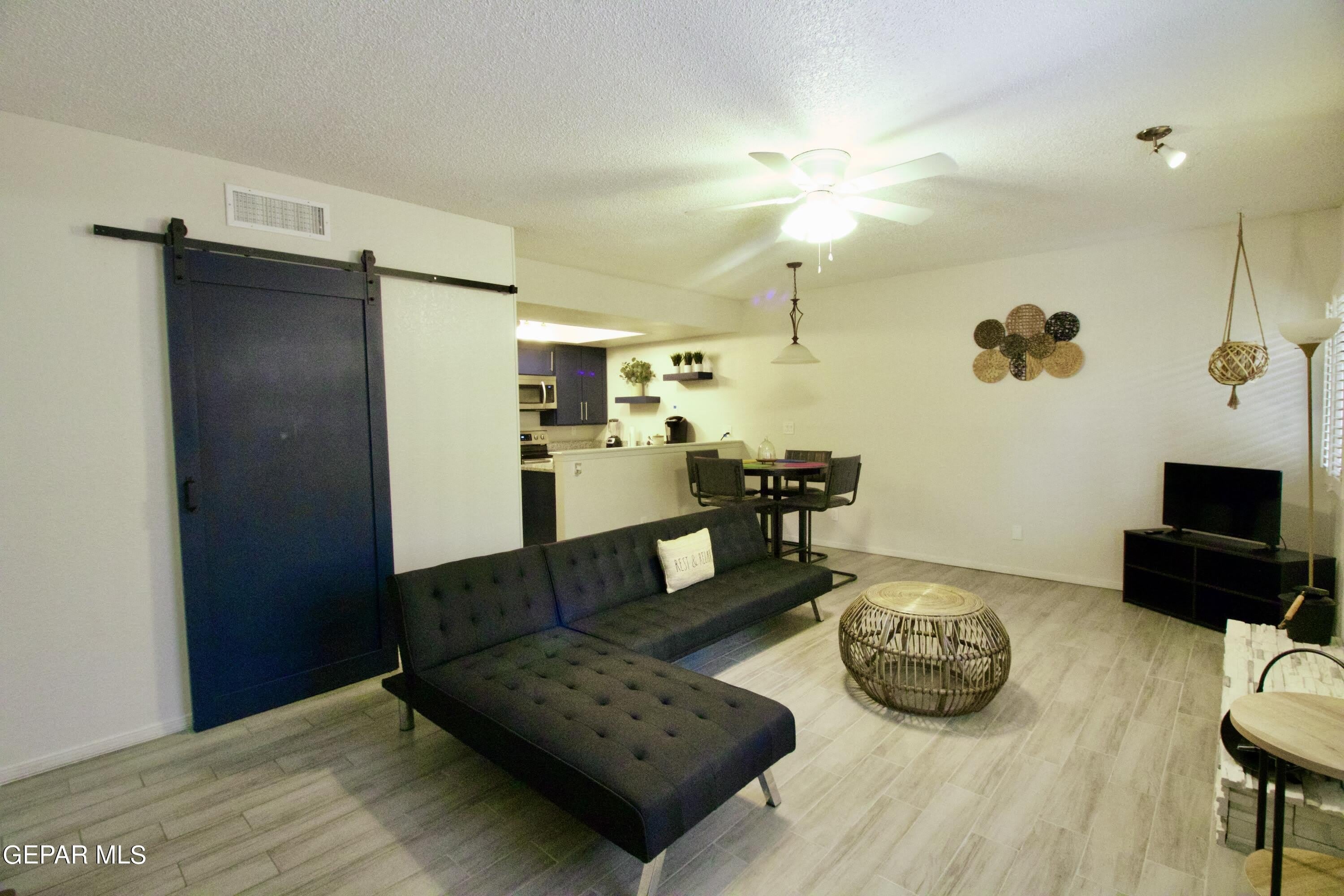 4614 N Stanton Street – photo 4