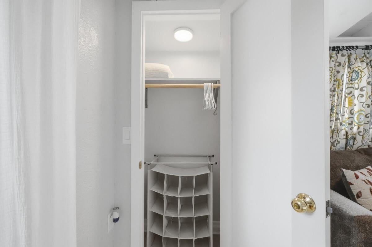 1230 N Victoria Park Road – photo 5