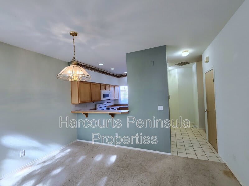 1598 Seasons Ln NW – photo 4