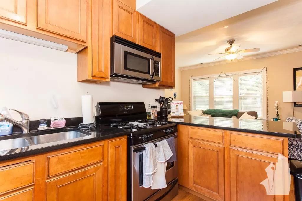 1516 W Waveland – photo 4