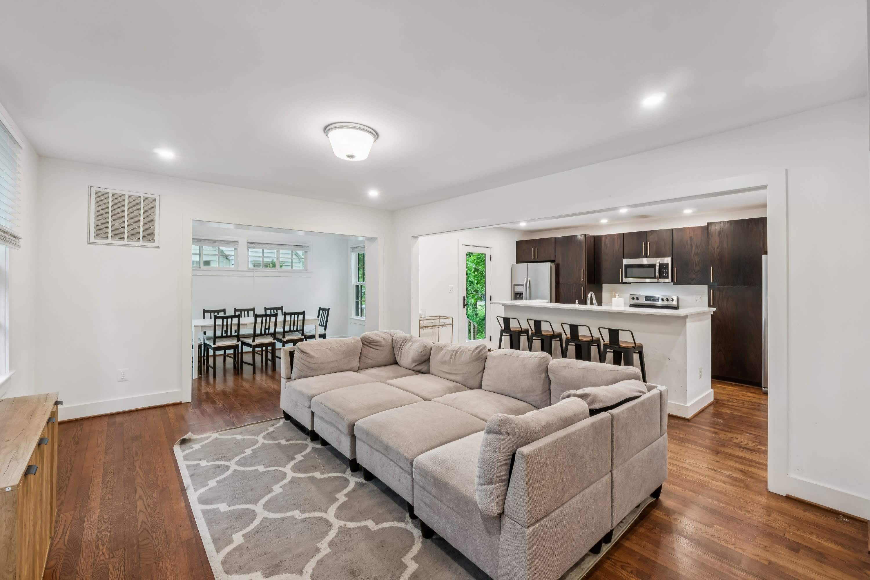 7209 Dartmouth Avenue – photo 2