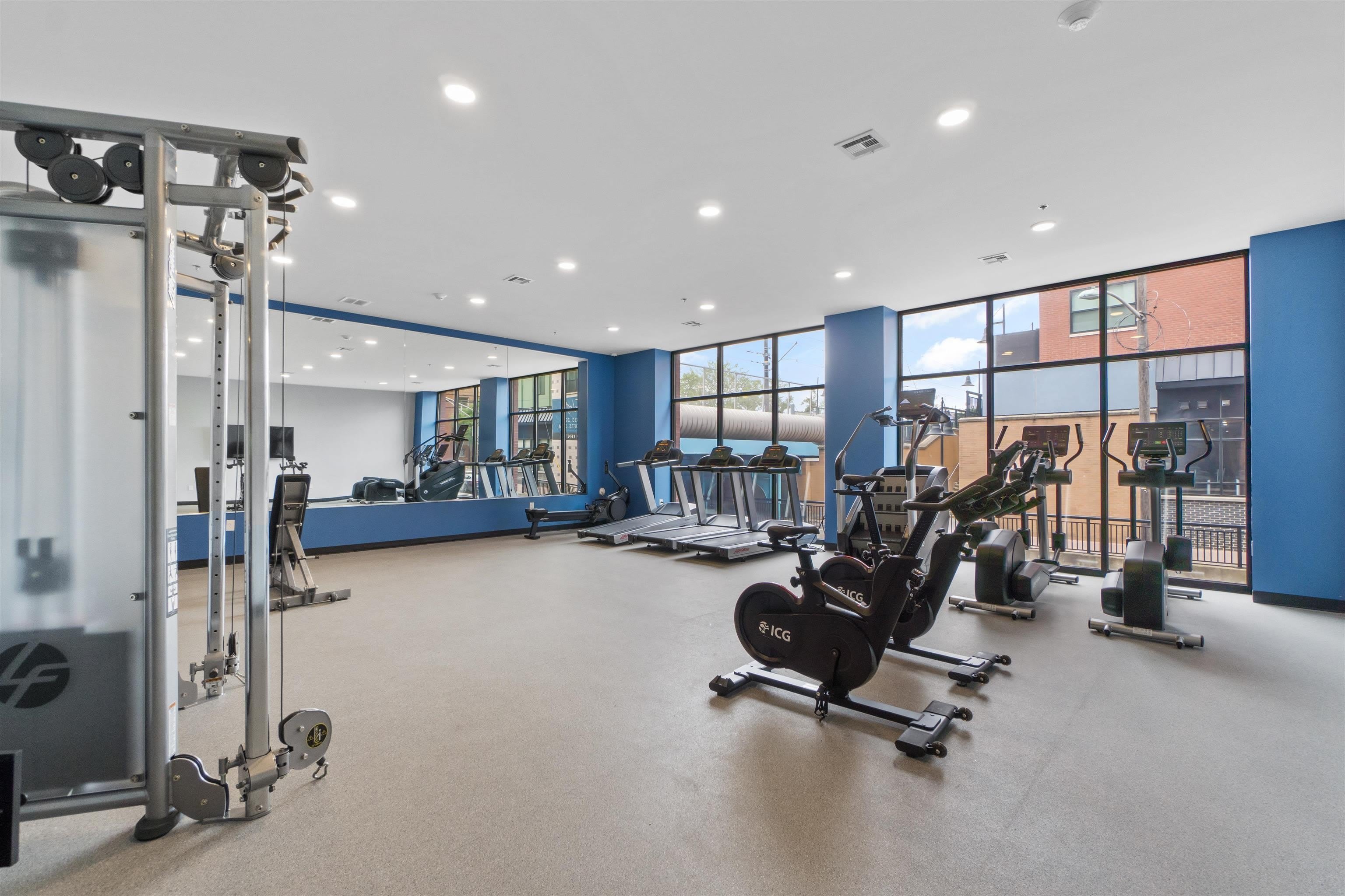 260 AVENUE E – photo 5