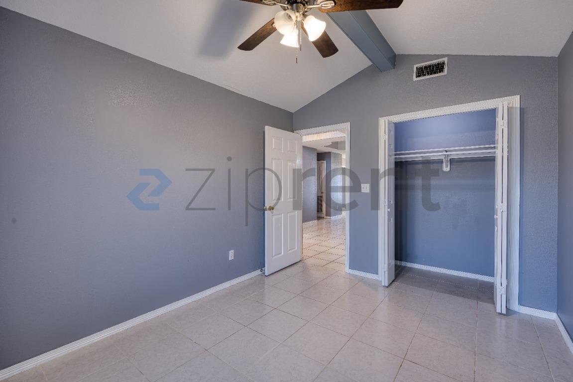 6053 Blanco River St – photo 4
