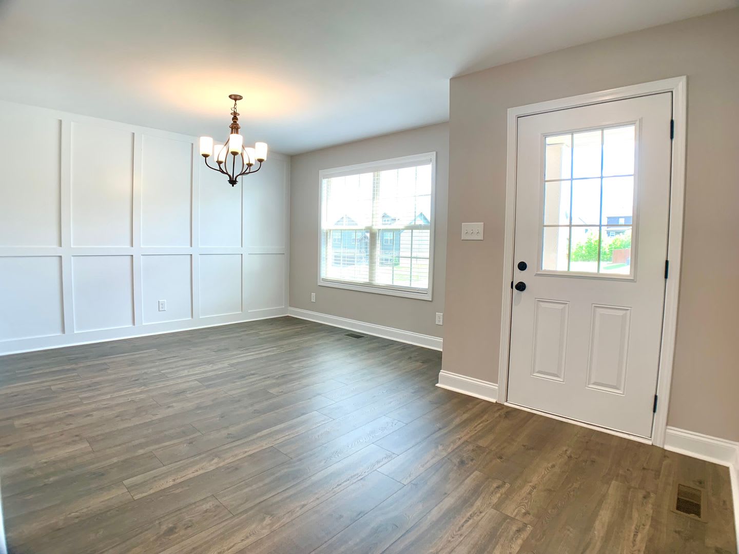 733 Banister Dr – photo 3