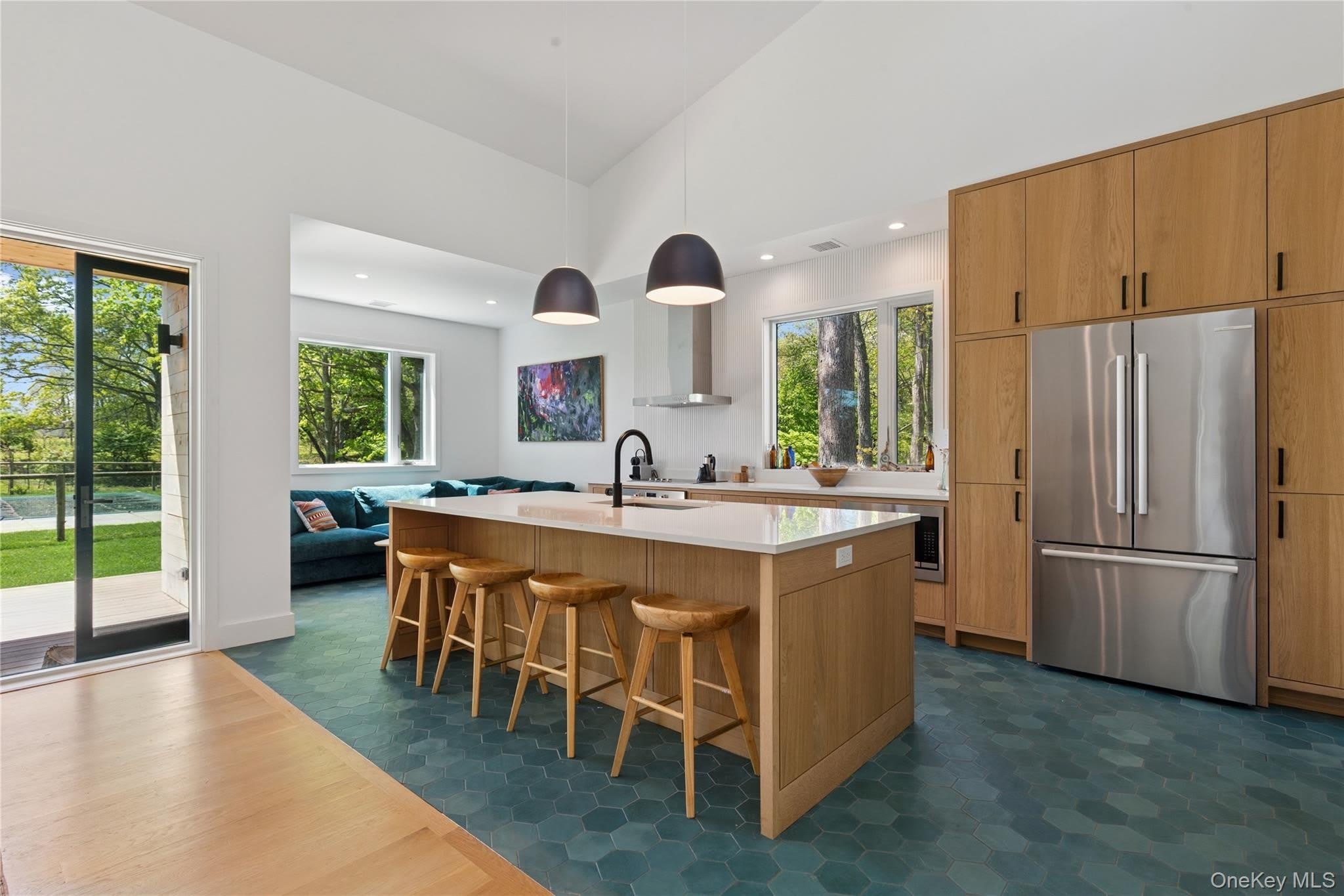 6710 Soundview Avenue – photo 5