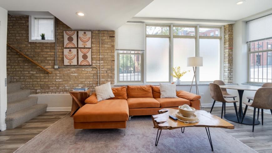 2048 W Touhy Ave – photo 4