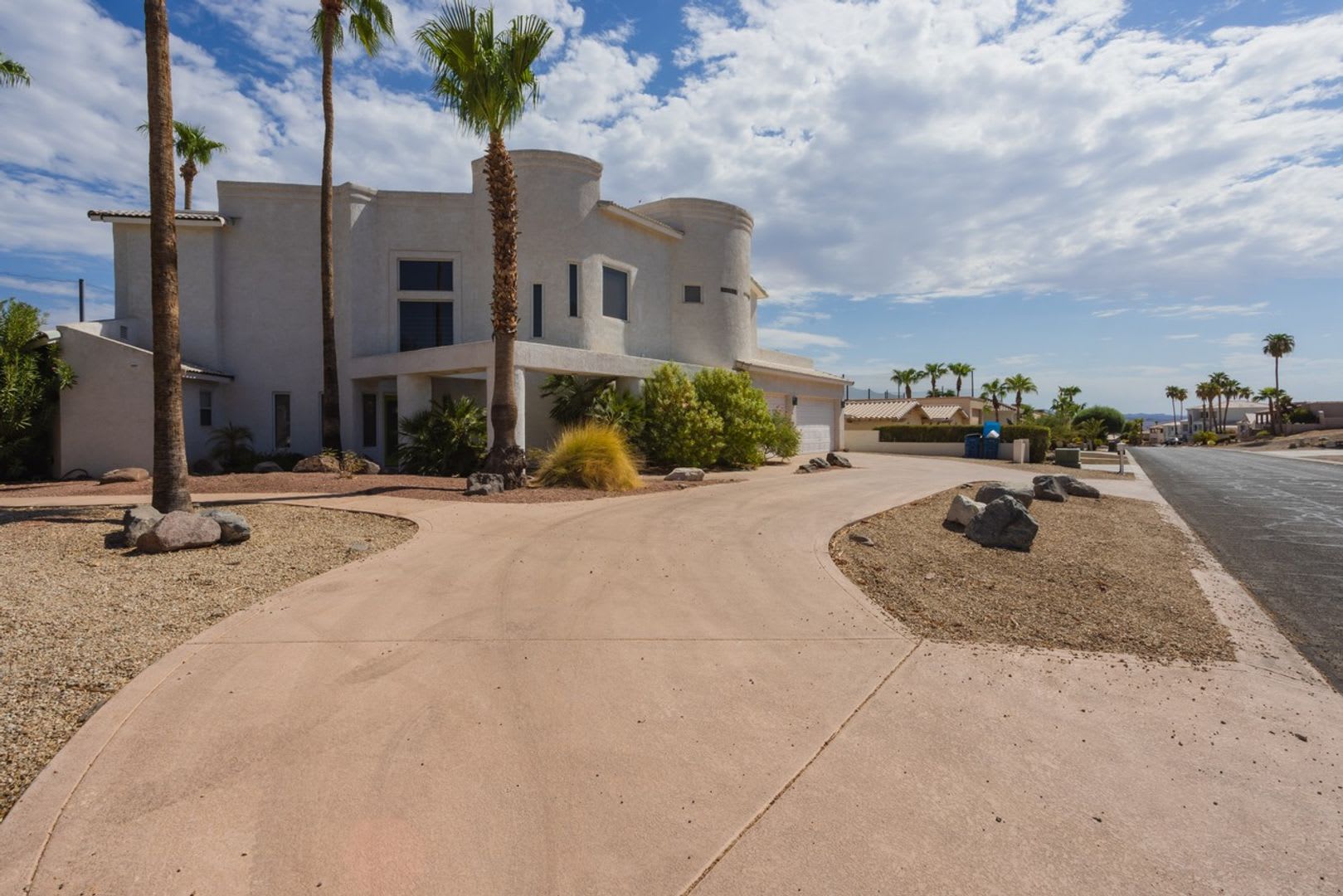 LONG TERM FURNISHED 4 BEDROOM POOL HOME ON THE GOLF COURSE! – photo 4