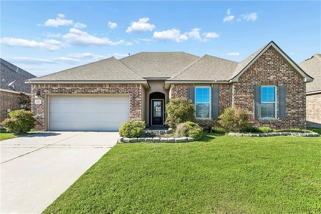 697 Lakeshore Village Drive – photo 2