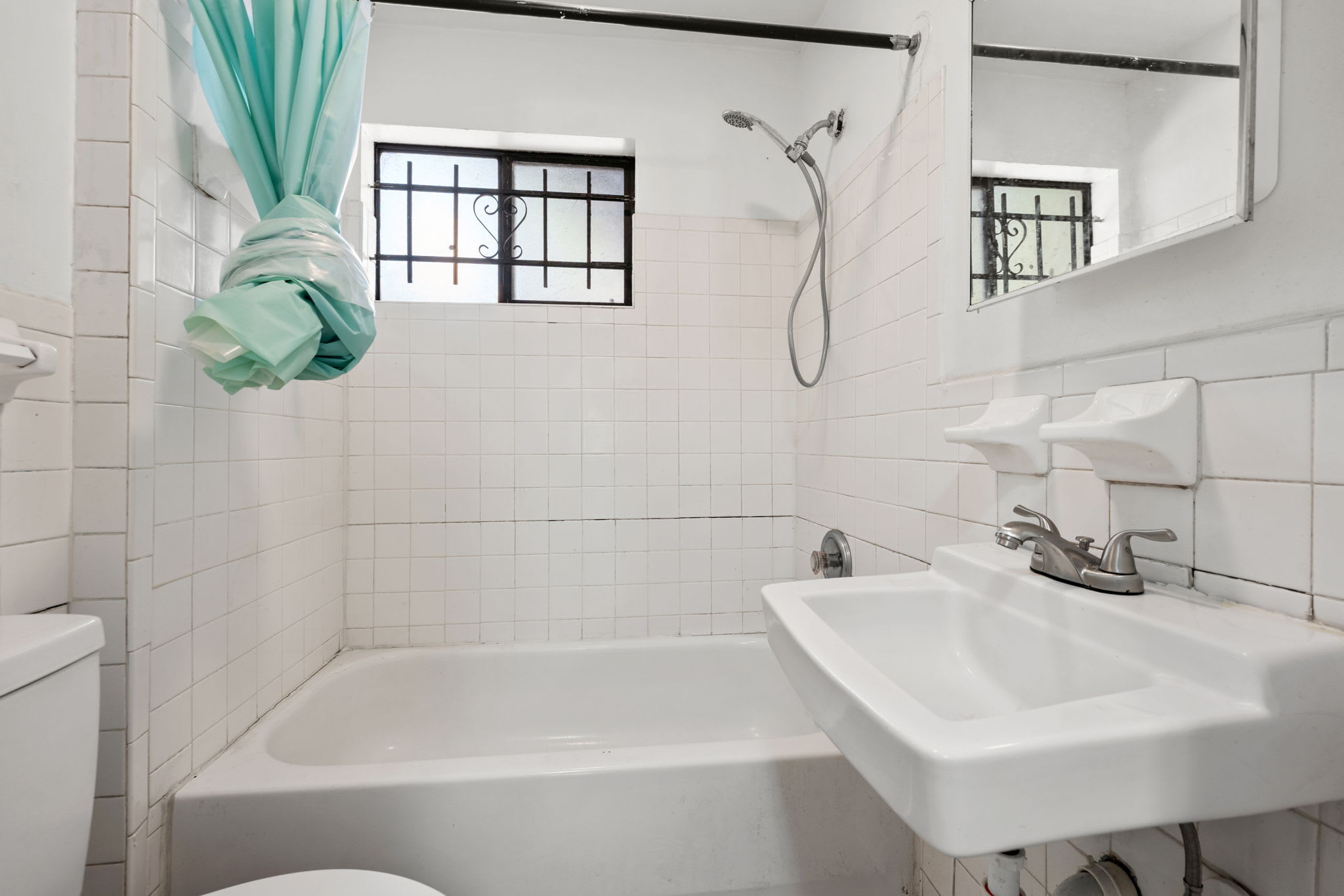 647 Pippin St – photo 4