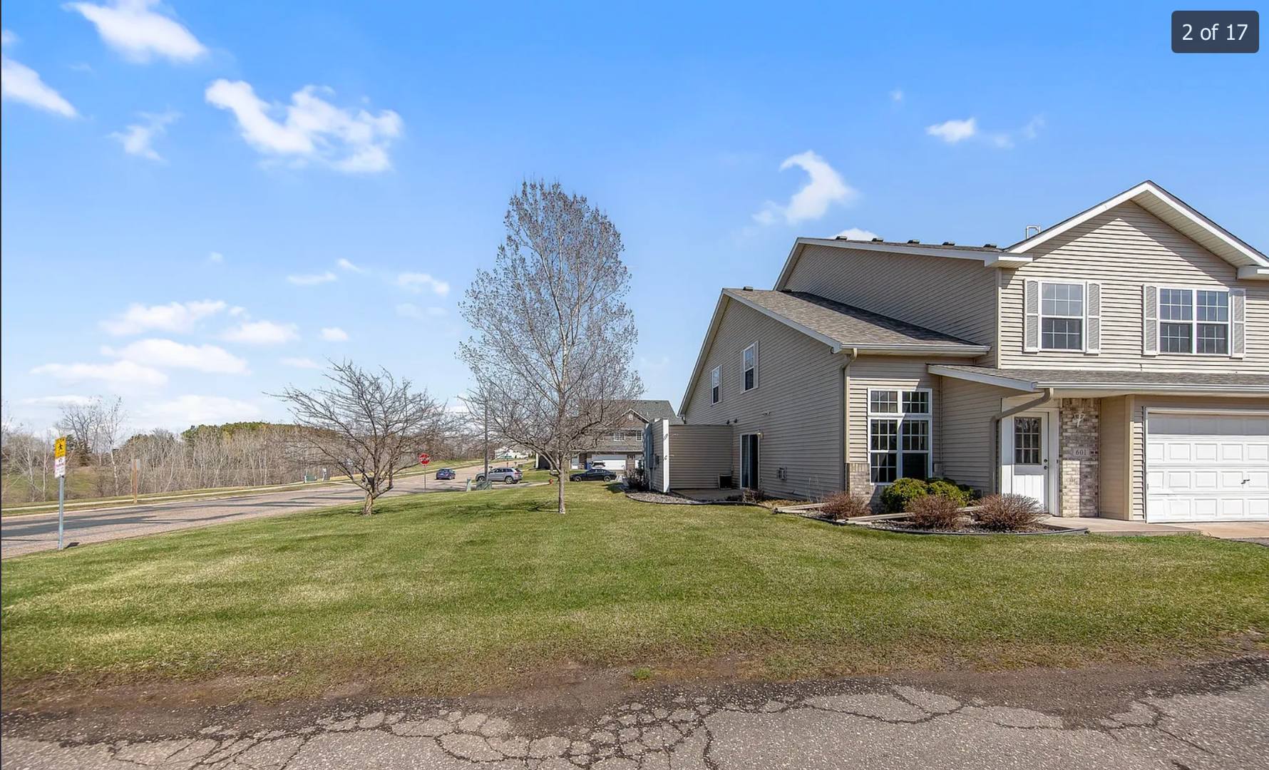 Beautiful 3 Bed 1.5 Bath Townhome – photo 2