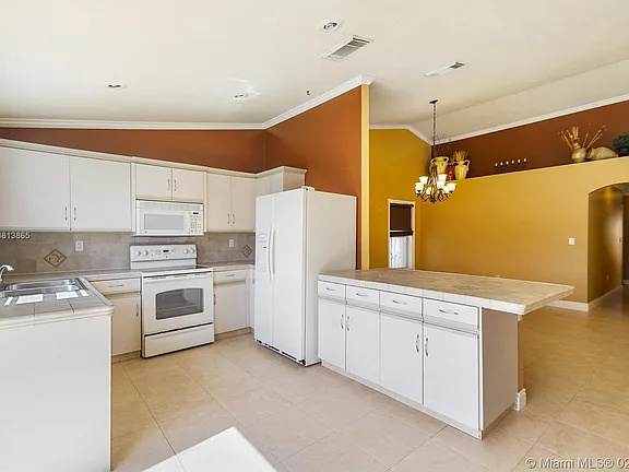 13420 Southwest 17Th Court – photo 2