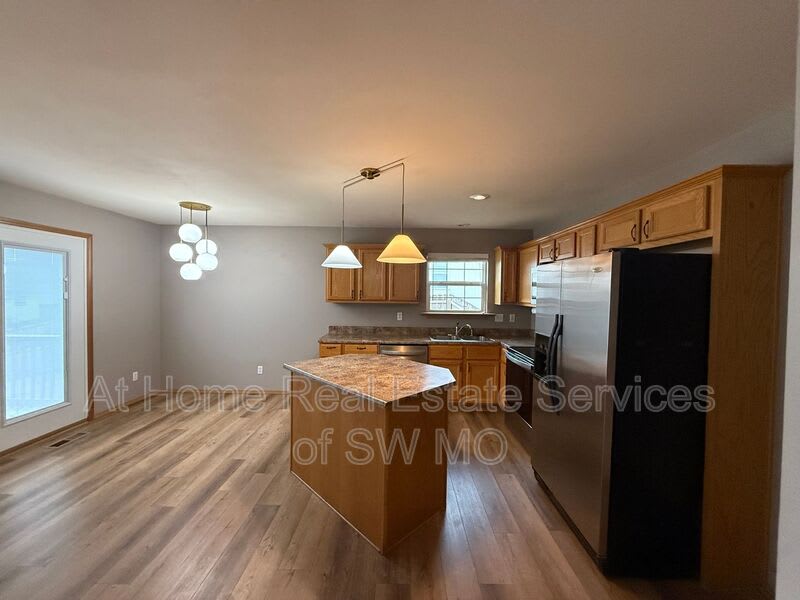 2009 Cedarwood Ct – photo 4