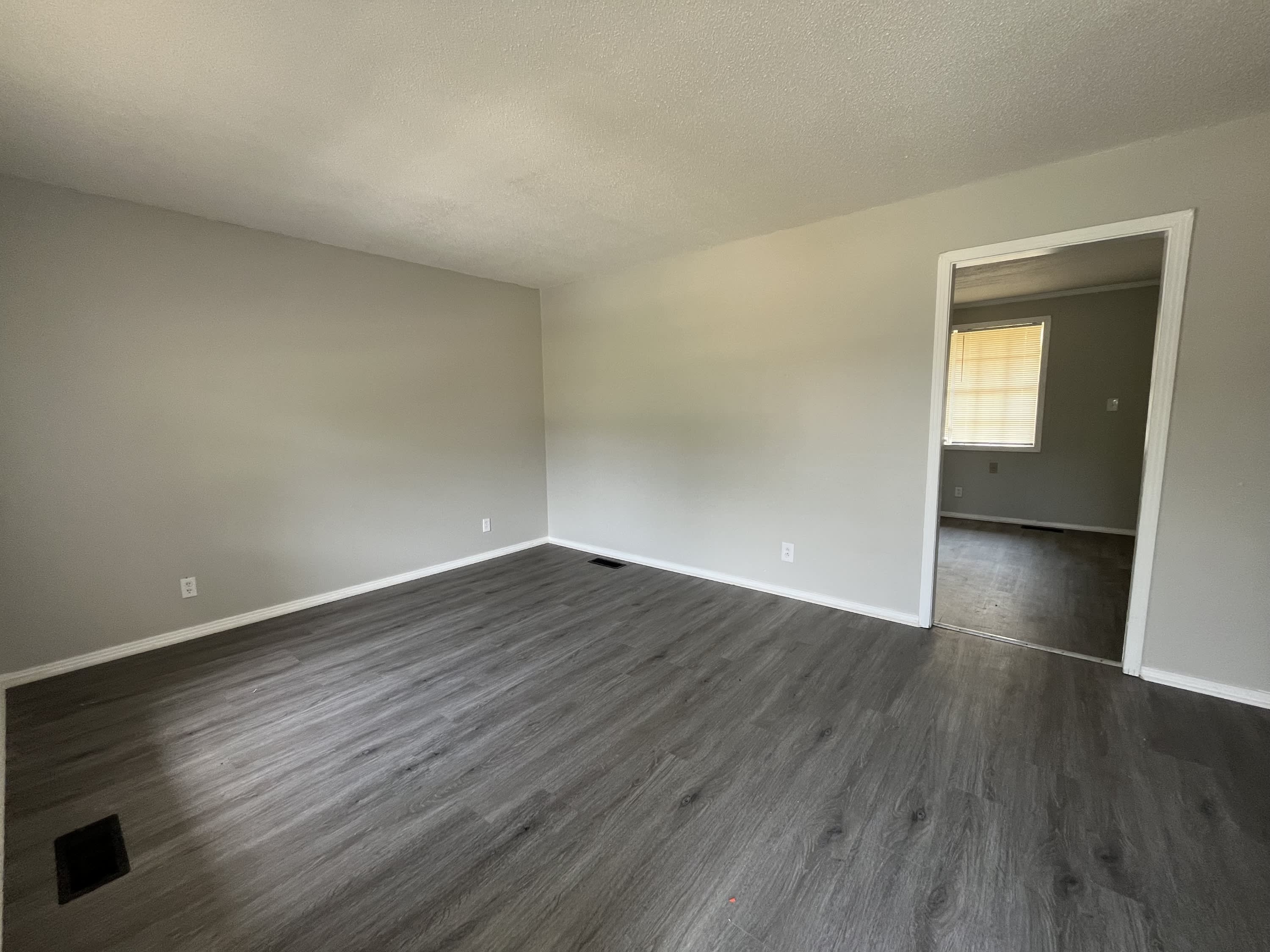 606 Austin St – photo 2