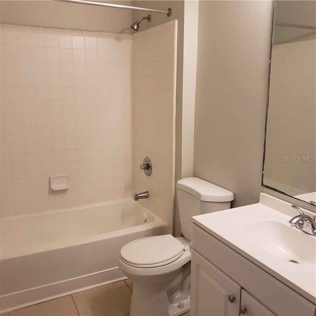 Well maintained condo in a GATED COMMUNITY with community POOL at heart of new Tampa – photo 5